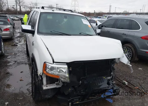 2017 Ford Expedition King Ranch из США, поврежденный, VIN 1FMJU1JT8HEA20823